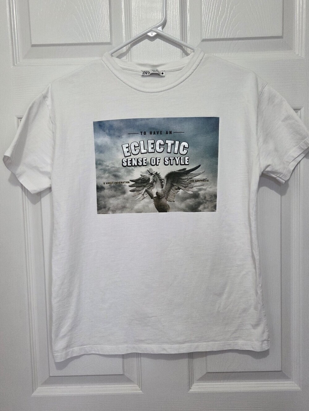 Zara Women 'Eclectic Sense of Style' Pegasus Graphic White Tee Size Small